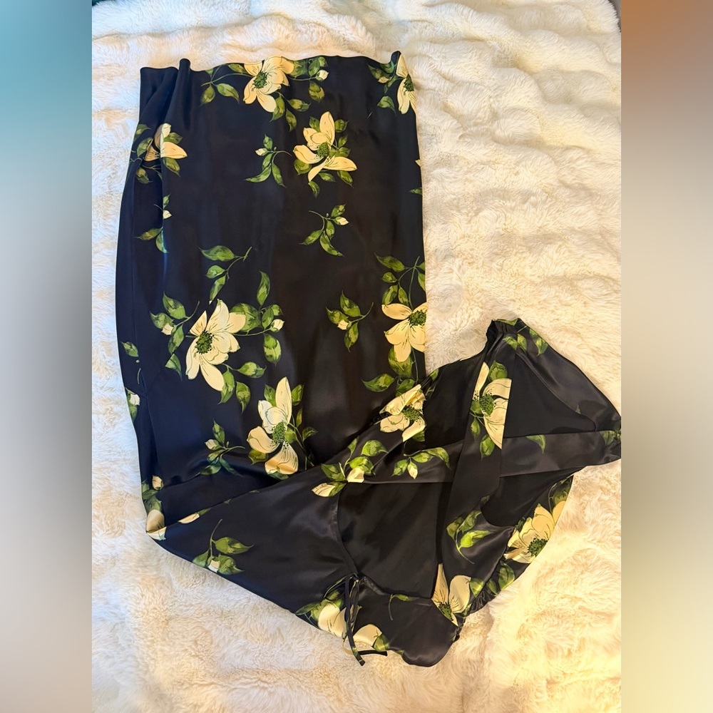 Reformation Anaiis Silk Dress In Mood For Love, NWOT, NEVER WORN, NO FLAWS. - Picture 14 of 16